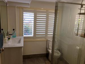 Showers & toilets
